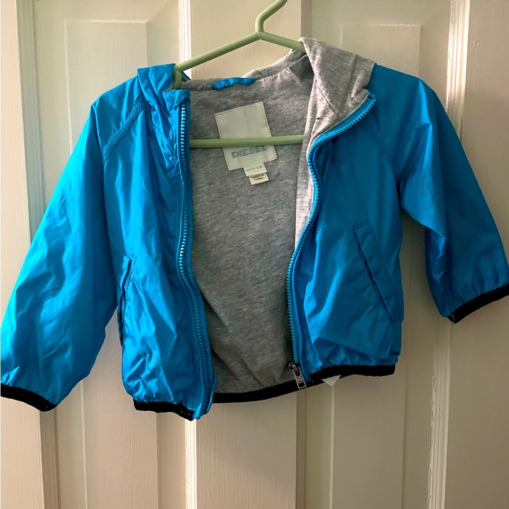 Great water resistant wind breaker
